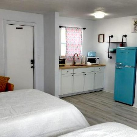 Pineapple Shores Inn Unit 1 Daytona Beach Bagian luar foto