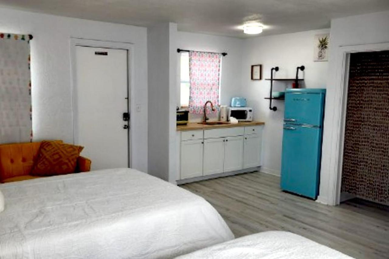 Pineapple Shores Inn Unit 1 Daytona Beach Bagian luar foto
